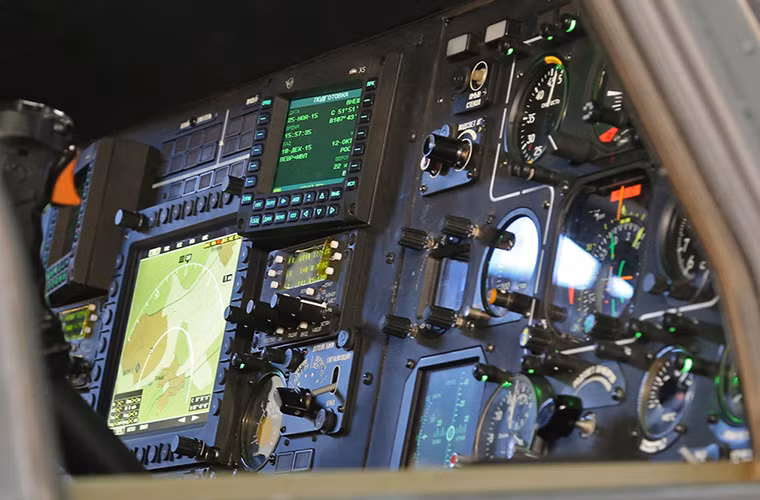 Cận cảnh một phần buồng lái của Mi-8AMTSh-VA, dòng trực thăng thế hệ mới này của Bộ Quốc phòng Nga được trang bị các công nghệ hàng không tiên tiến nhất.