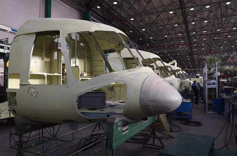 Theo đó trong năm nay, nhà máy Ulan-Ude phải bắt đầu chuyển giao cho Bộ Quốc phòng Nga những chiếc trực thăng vận tải Mil Mi-8AMTSh-VA đầu tiên, được thiết kế đặc biệt để có hoạt động trong điều kiện khắc nghiệt của Bắc Cực.