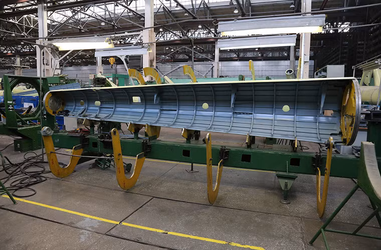 Ulan-Ude là một trong nhiều nhà máy chế tạo máy bay của Công ty trực thăng Nga, tuy nhiên nhà máy lại là một trong những thành viên dẫn đầu của công ty này trong nhiều năm liền, nhất là trong các hợp đồng sản xuất các dòng trực thăng mới cho Bộ Quốc phòng Nga. Ngoài ra Ulan-Ude thực hiện cả công việc bảo dưỡng và nâng cấp các loại trực thăng cũ.