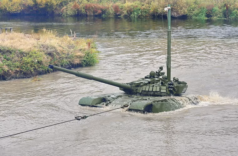 Lam the nao cuu xe tang T-72 