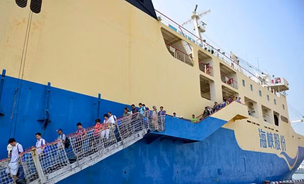 TQ tiep tuc to chuc du lich trai phep ra Hoang Sa