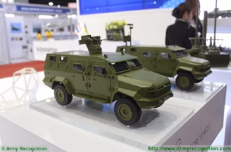 Tổng công ty xuất nhập khẩu vũ khí Ukroboronprom của Ukraine cũng có một gian hàng giới thiệu sản phẩm tại triển lãm an ninh quốc phòng Châu á 2015. Thái Lan cũng là khách hàng thường xuyên của các công ty quốc phòng Ukraine trong thời gian gần đây.