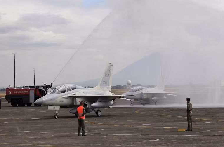 Theo thiết kế, những chiếc FA-50PH dành cho Không quân Philippines là biến thể có hai chỗ ngồi, nó được trang bị một động cơ phản lực General Electric F404 có công suất lên tới 17.700 lbf, có thể đạt tới vận tốc 1.640km.h với tầm hoạt động hơn 1.850km.