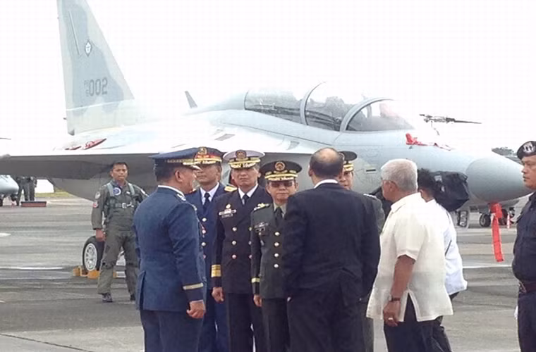 Hai chiếc FA-50PH mới được chuyển giao tại Pampanga sẽ được Không quân Philippines đưa vào thử nghiệm trước khi được vào hoạt động chính thức. Không chỉ đóng vai trò như một máy bay tiêm kích hạng nhẹ FA-50PH còn được Philippines sử dụng trong cả nhiệm vụ bay huấn luyện và đào tạo phi công mới.