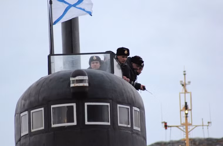 Tàu ngầm diesel-điện Kilo Project 636.3 có lượng giãn nước tối đa khi lặn là 4.000 tấn, dài 74m và có thủy thủ đoàn 52 binh sĩ. Nó có tầm hoạt động tối đa là 11.000km với dự trữ hành là 45 ngày.