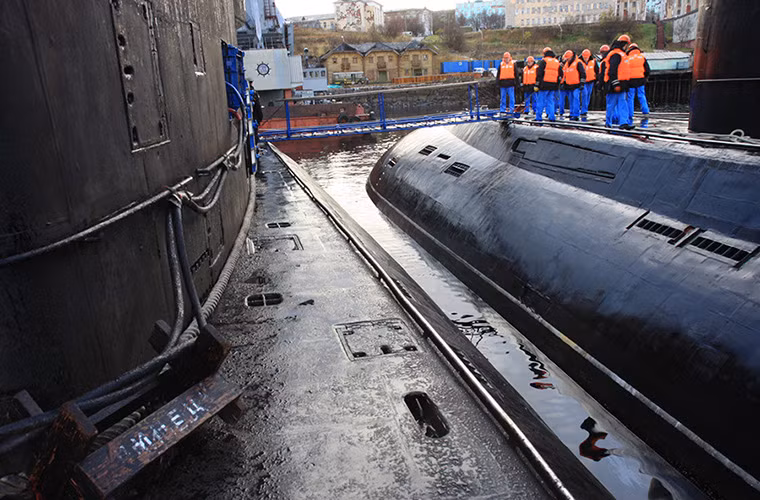 Tàu ngầm diesel-điện Kilo thuộc Project 877 có dự trữ hành trình khoảng 45 ngày với thủy thủ đoàn gồm 52 người, nó có thể lặn sâu tối đa 300m và với khả năng tác chiến hiệu quả tại các khu vực ven biển. Hệ thống vũ khí chính của nó gồm 6 ống phóng ngư lôi 533mm có thể phóng ngư lôi dẫn đường và tên lửa hành trình 3M-54/3M-14T Kalibr.