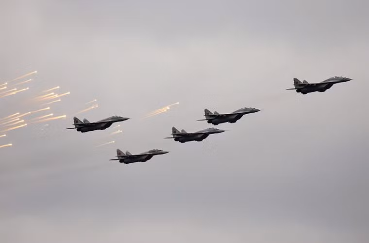 Trong suốt thời gian hoạt động của mình, MiG-29 từng tham gia nhiều cuộc xung đột khác nhau trong đó nổi bật nhất là Chiến tranh Kosovo giữa Khối quân sự NATO và Không quân Liên bang Nam Tư.