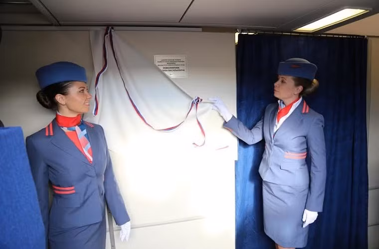 Có một điểm đặt biệt là chiếc chuyên cơ IL-96-300 tiếp theo được đặt tên theo thiết kế sư trưởng nổi tiếng một thời của Ilyushin là Henry Novozhilov đúng vào dịp ông này tròn 90 tuổi.