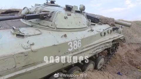 Nghi vấn Azerbaijan mất 30 xe tăng sau 12 giờ đụng độ với Armenia - Hình 6 Nghi van Azerbaijan mat 30 xe tang sau 12 gio dung do voi Armenia-Hinh-6