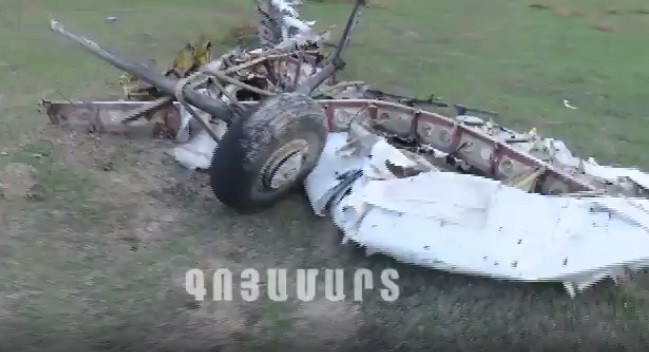 Bất chấp việc phủ nhận tổn thất của Quân đội Azerbaijan trong cuộc đụng độ mới nhất ở Nagornyi Karabakh, Bộ Quốc phòng Armenia đã tiết lộ video chính thức về hình ảnh một trực thăng quân sự của Không quân Azerbaijan bị phá hủy hoàn toàn.