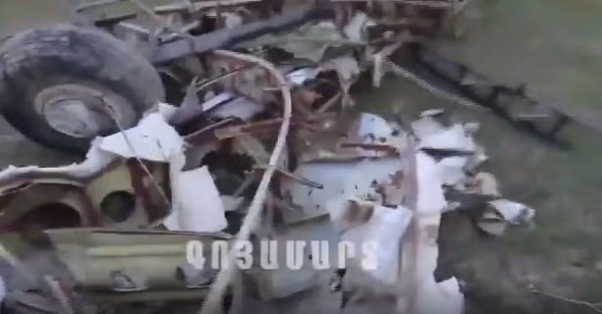 Theo các trang tin địa phương, phương tiện chiến đấu của Azerbaijan đã bị bắn hạ bởi hệ thống tên lửa phòng không Buk. Theo mô tả đúng nghĩa đen, chiếc trực thăng đã bị “xé nát” thành rất nhiều mảnh. Ngoài các bộ phận nổi bật như bánh xe, trục cánh quạt... tất cả phần còn lại của chiếc trực thăng chỉ còn là một đống sắt nát vụn.