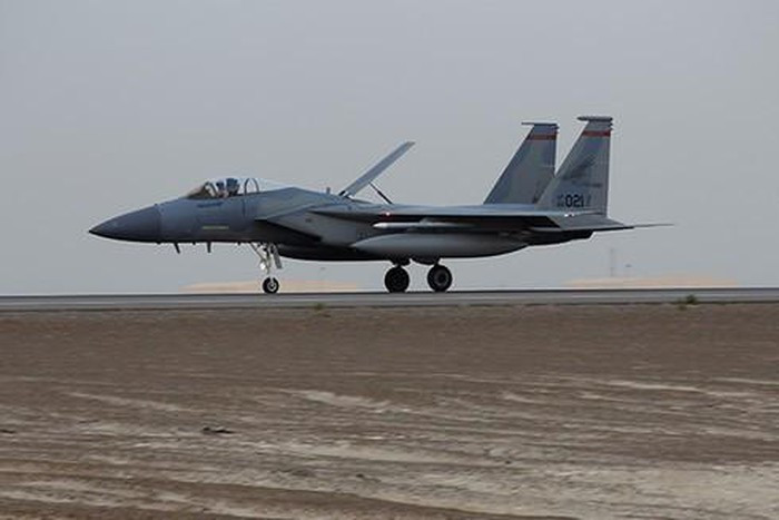 Rock 42 sau đó phóng hai quả đạn AIM-120C xuống biển trong lượt bổ nhào thứ hai và hai quả AIM-9X trong lượt thứ ba. Phi công điều khiển máy bay trở lại vị trí phi cơ KC-135R và tiếp dầu một cách bình thường. 940 viên đạn của pháo M61 vẫn còn nguyên, do kỹ thuật viên đánh giá chúng không gây nguy hiểm khi hạ cánh.