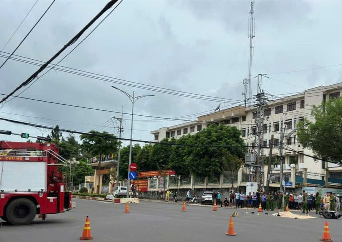 Gia Lai: Va chạm với xe chữa cháy, tài xế xe máy tử vong Gia Lai: Va cham voi xe chua chay, tai xe xe may tu vong