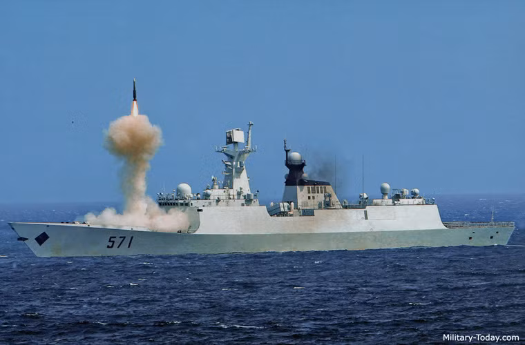 Bắn thử nghiệm tên lửa HHQ-16 – nó được cho là phiên bản của tên lửa phòng không tầm trung Buk do Nga phát triển, được Trung Quốc cải biên lại. Nguồn ảnh: Military-Today