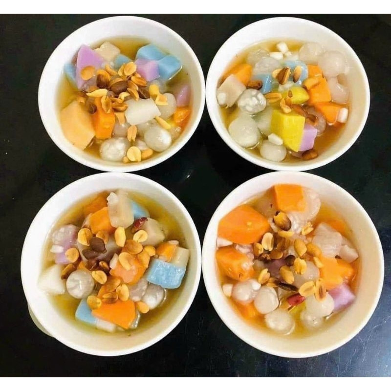 Trước đây, khi chưa có tủ lạnh hay điện, người dân vùng cao Hà Giang đã nghĩ ra cách bảo quản lương thực bằng phương pháp làm bánh đá. Bánh đá có thể để được lâu dưới các con suối mát, tránh được ẩm mốc và mối mọt. Nhờ đó, bà con có thể dự trữ lương thực cho những tháng mùa đông lạnh giá hoặc những khi thiếu thốn lương thực. Ảnh Internet