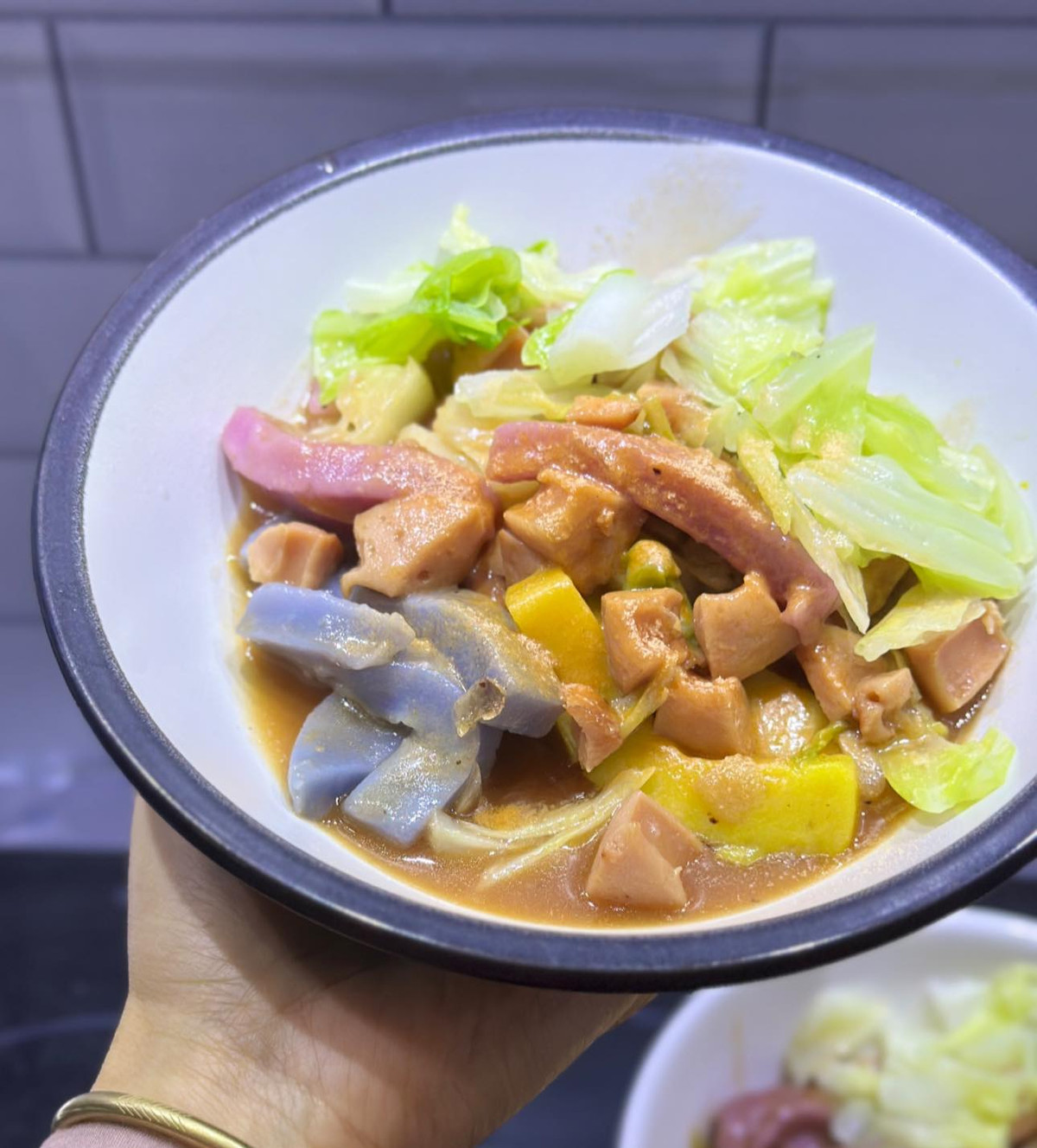 Bánh đá Hà Giang không chỉ là một món ăn đơn thuần mà còn là biểu tượng văn hóa đặc sắc của người dân vùng cao. Ảnh Internet