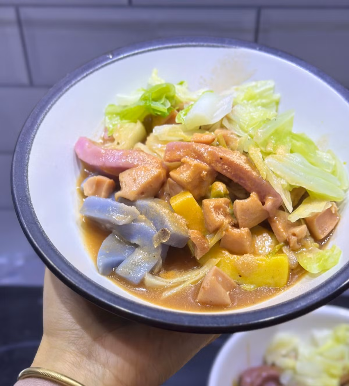 Bánh đá Hà Giang không chỉ là một món ăn đơn thuần mà còn là biểu tượng văn hóa đặc sắc của người dân vùng cao. Ảnh Internet