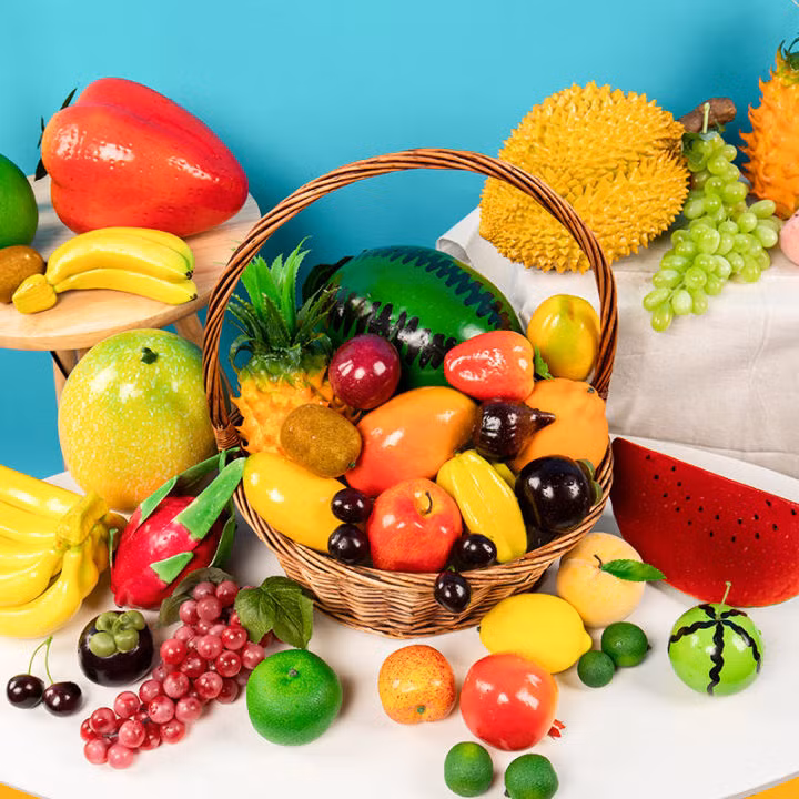 Đặc biệt trong yếu tố phong thủy, hoa quả giả sẽ mang đến xui xẻo, không tốt cho gia chủ. Sử dụng hoa quả giả để cúng ban Thần Tài sẽ khiến tài lộc tiêu tán. Ảnh minh họa