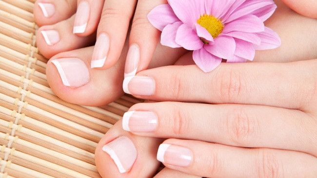  Móng tay là bộ phận phản ánh tình trạng sức khỏe bên trong cơ thể, đồng thời làm đẹp cho đôi bàn tay. Ảnh minh họa