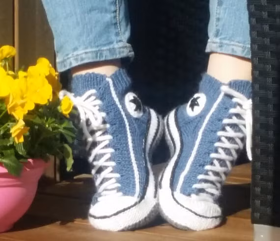 Đôi giày len được nhiều người yêu thích.