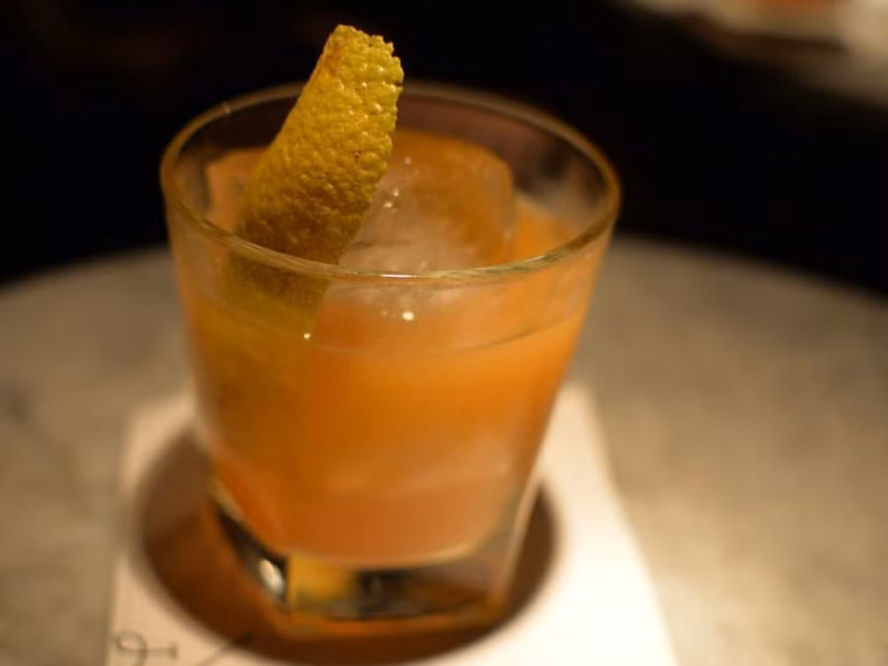 Cựu Tổng thống thứ 40 của Mỹ, ông Ronald Reagan thích loại cocktail đặc biệt có tên Orange Blossom được làm bằng nước cam, rượu vodka và vermouth ngọt.