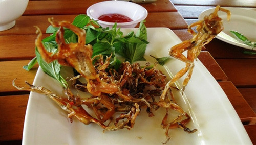 Khô nhái An Giang là 1 trong những món nhậu thuần chất miệt vườn với cách sơ chế khá công phu. Ảnh: Tourdulichmientay.