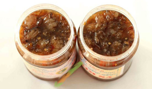 Mắm còng lột dùng chấm thịt lợn luộc cuốn rau sống cũng rất được ưa chuộng. Ảnh: Tourdulichmientay.