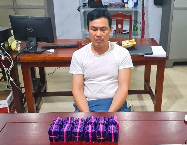 Bắt kẻ giả làm người thu mua nông sản để buôn ma túy Bat ke gia lam nguoi thu mua nong san de buon ma tuy