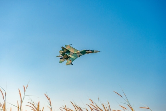 Bay lên làm chủ bầu trời.