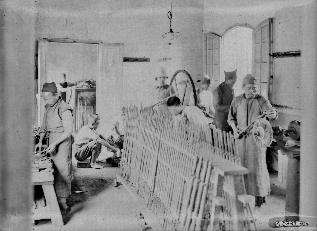 Xưởng thuộc da của pháo binh Pháp.