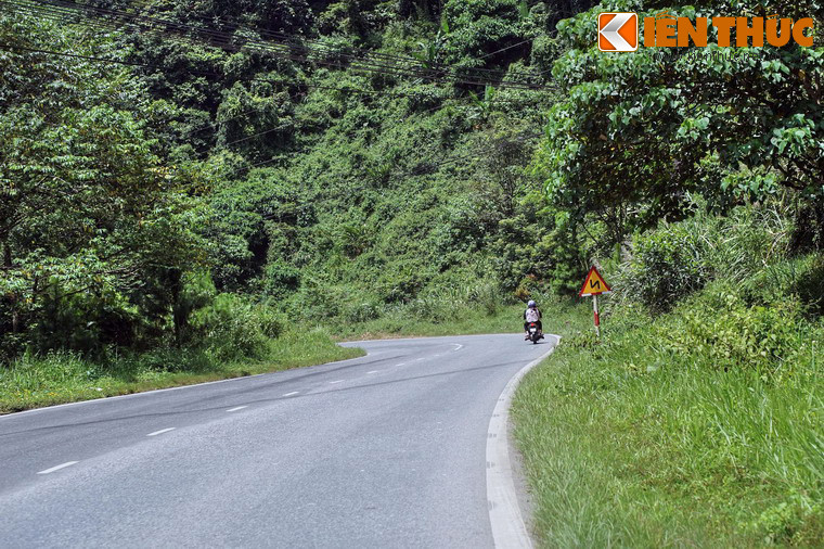 Do chàng trai bị nặng hơn nên được ba cô gái dìu lên. Khi lên tới mặt đường, chàng trai đã ngất xỉu. Khi tỉnh dậy, chàng thấy mình nằm trong bệnh viện nhưng khi hỏi về ba cô gái kia thì không ai hay. Những người có mặt ở hiện trường cũng khẳng định không có cô gái nào còn sống cả.