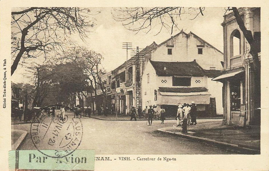 Một ngã tư ở trung tâm thị xã Vinh.