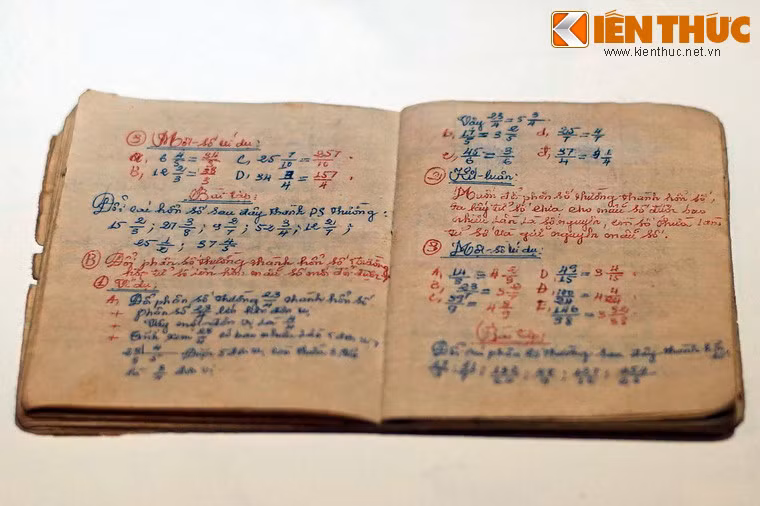 Số ghi các bài học toán trong tù của bà Nguyễn Thị Tư, Cần Thơ năm 1972.