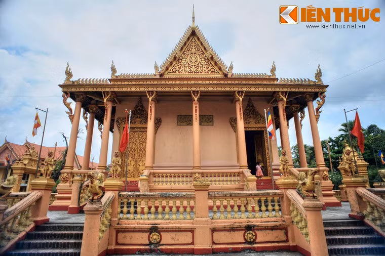 Nhìn chung, với đường nét kiến trúc cân xứng, hài hòa, gắn liền với những tác phẩm nghệ thuật độc đáo, đa dạng, chính điện chùa Kh'Leang thực sự là công trình có giá trị đặc biệt về mặt nghệ thuật.