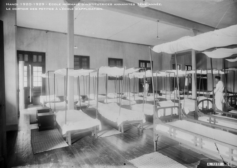 Bên trong ký túc xá của trường Đồng Khánh.