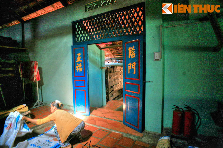 Việc trông coi và giữ gìn Nhà Lớn Long Sơn do nhân dân cùng con cháu ông Trần tự nguyện. Việc cúng lễ, quét dọn, tu sửa hằng ngày do phiên ngũ (năm người) đảm nhiệm, cứ ba ngày thay phiên một lần, với trên 300 người thay phiên nhau làm.