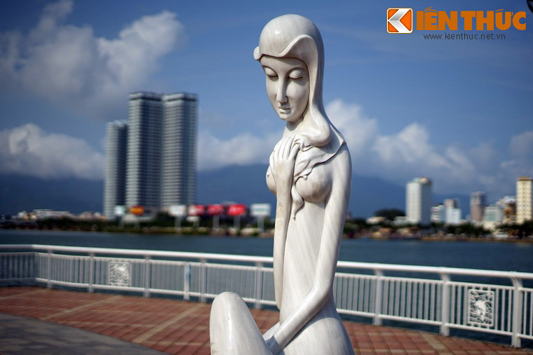 Một số hình ảnh khác về vườn tượng sông Hàn Đà Nẵng.
