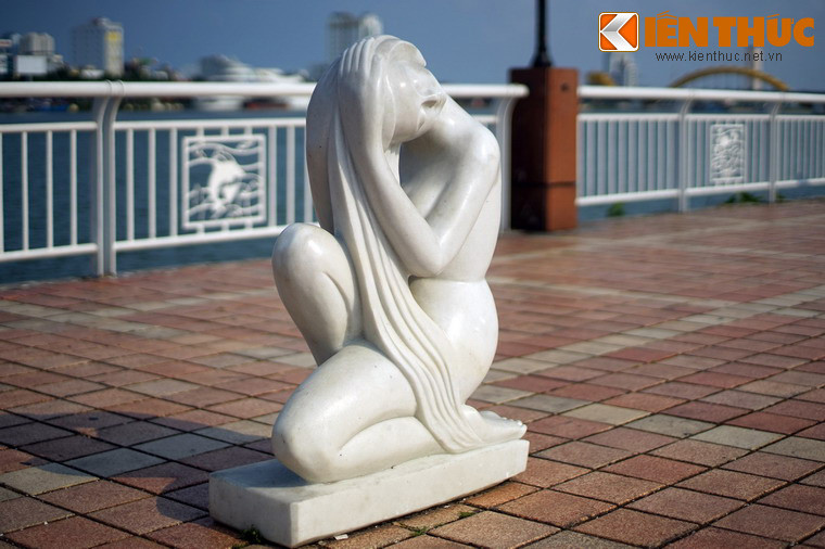 Thông qua các tác phẩm, nét đẹp hình thể của người phụ nữ đã được tôn vinh bằng những đường nét phóng khoáng, đầy tính nghệ thuật.