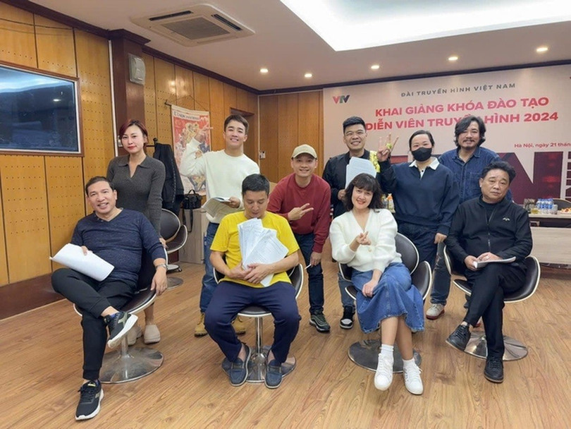 Vé Táo quân 2025: Hét giá cả chục triệu, phe "ế ẩm" tranh khách - Hình 2 Ve Tao quan 2025: Het gia ca chuc trieu, phe