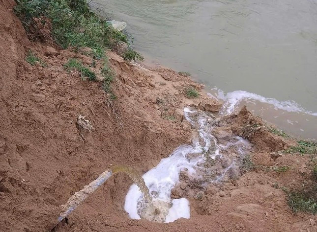 Xả thải vượt chuẩn, Công ty Huy Hoàng bị phạt hơn 250 triệu đồng Xa thai vuot chuan, Cong ty Huy Hoang bi phat hon 250 trieu dong