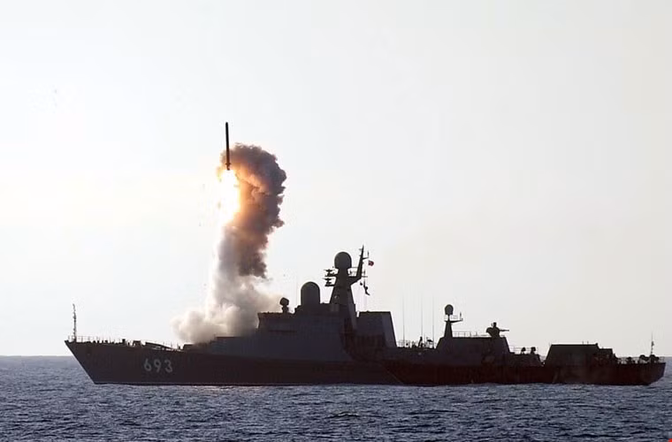 Việc trang bị tên lửa hành trình Kalibr có thể khiến thay đổi đáng kể cấu trúc thân tàu Gepard 3.9. Việc này khá phức tạp, tuy nhiên rất may Zelenodolsk đã có kinh nghiệm xử lý với tàu hộ vệ Dagestan thuộc lớp Gepard Project 11661K đóng cho Hải quân Nga trang bị Kalibr. Cho nên có lẽ sẽ không mất nhiều thời gian cho việc thay đổi cấu hình trang bị.