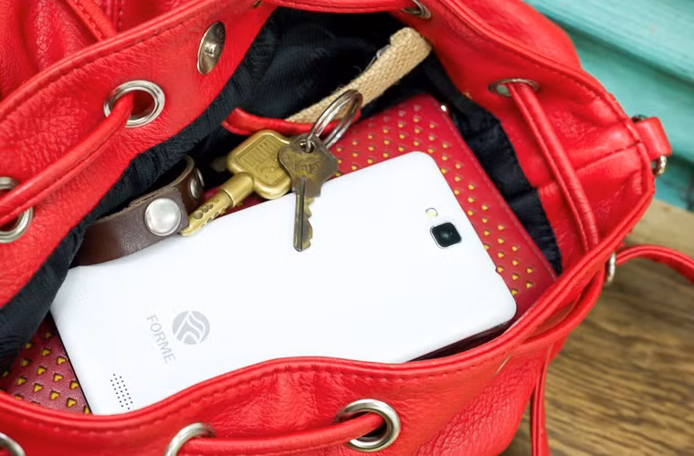 Màn hình có khả năng chống xước và va đập tốt.