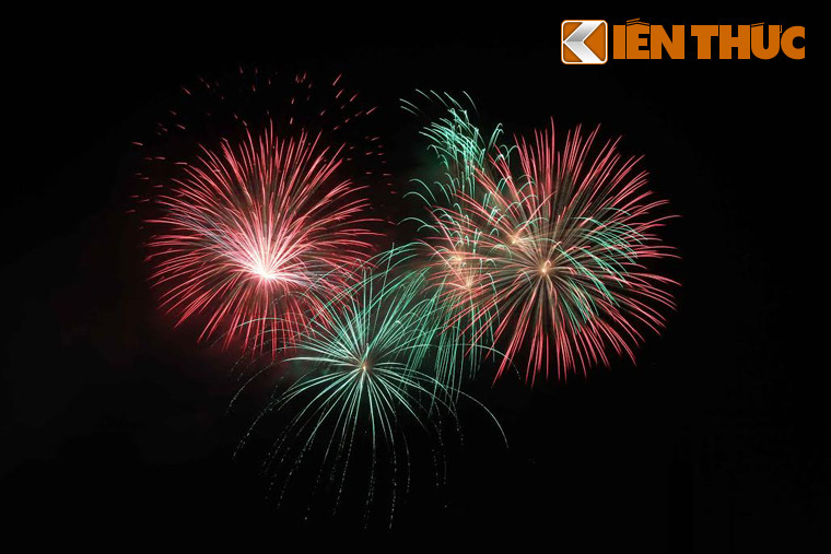 Người dân Thành phố mang tên Bác Hồ được mãn nhãn ngắm pháo hoa.