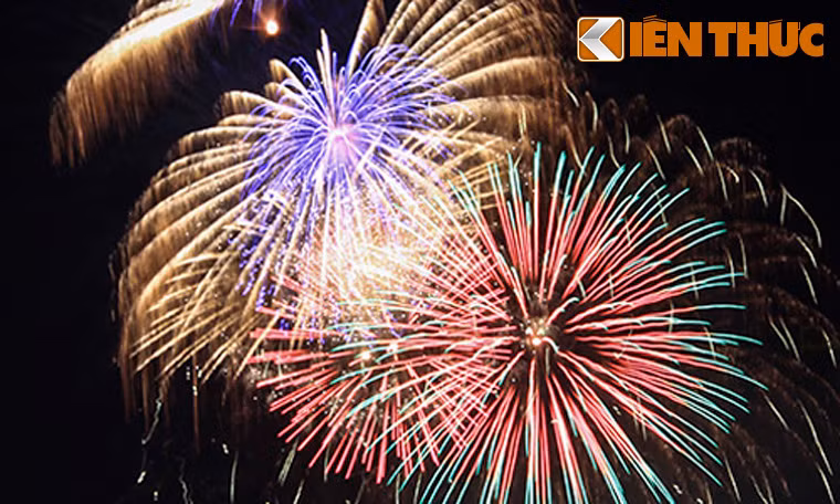 Đủ màu sắc rực rỡ.