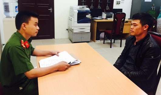 Gã tiếp tục trượt dài với lối sống bệnh hoạn cùng những suy nghĩ lệch lạc. Có nhiều thời gian rảnh rỗi, Quang lang thang trên mạng và bắt gặp nhiều cô gái, nữ sinh có nhu cầu tìm việc làm. Gã lập tức lên kế hoạch để thực hiện hành vi đê tiện. 