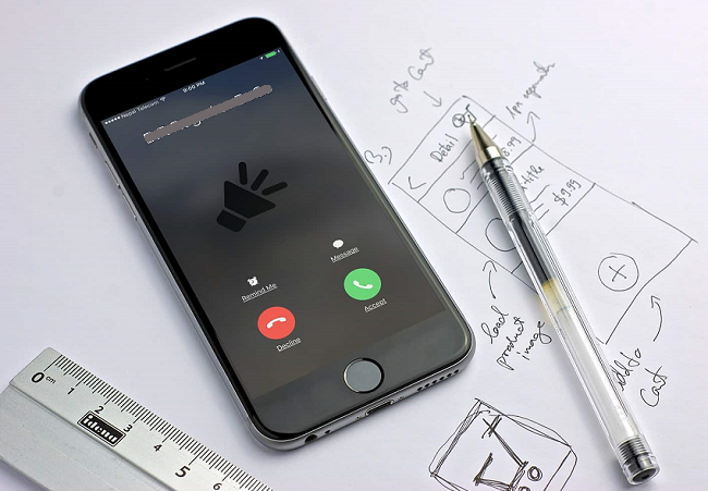 Ngày 4/4/2017, điện thoại của chị H. bất ngờ đổ chuông. Từ đầu dây bên kia, Chu Thế Quang tự xưng là Giám đốc một doanh nghiệp về xây dựng đang có nhu cầu cần tuyển kế toán đi làm việc ngay. Tuy nhiên, do đang ốm, nên chị H. nài nỉ xin lùi lại ngày nộp hồ sơ. (Ảnh minh hoạ, nguồn ảnh Internet) 