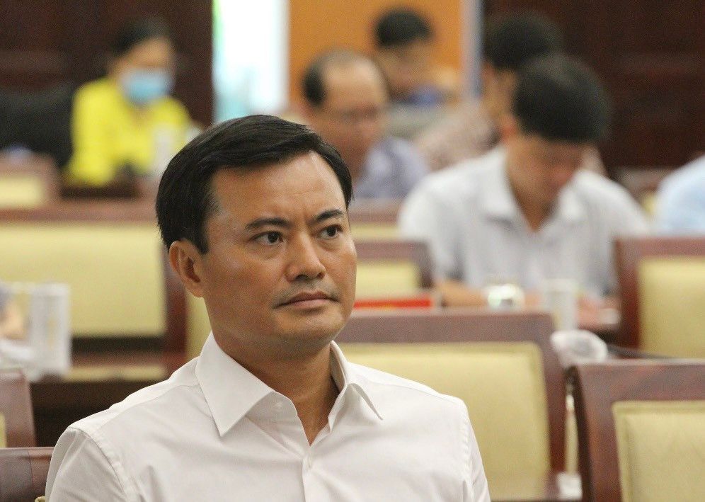 Ông Bùi Xuân Cường sinh ngày 25/9/1975, quê quán tại xã Ninh Giang, huyện Hoa Lư, tỉnh Ninh Bình; là Tiến sỹ xây dựng công trình, Thạc sỹ kỹ thuật, Thạc sỹ quản lý hành chính công, kỹ sư xây dựng cầu đường; cao cấp lý luận chính trị.