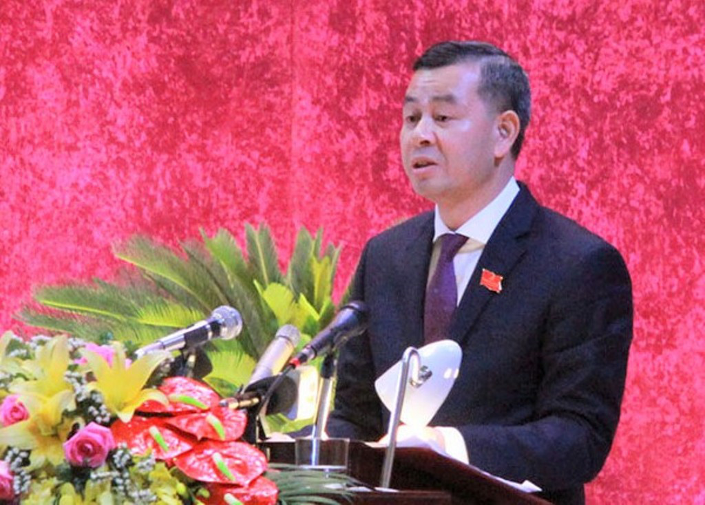 Ông Ngô Văn Tuấn sinh năm 1971, quê ở Bắc Ninh, có trình độ thạc sĩ Kinh tế, đã kinh qua các vị trí công tác khác nhau, có kinh nghiệm thực tiễn phong phú tại Bộ Tài chính, Ban Kinh tế Trung ương và tỉnh Hòa Bình. 