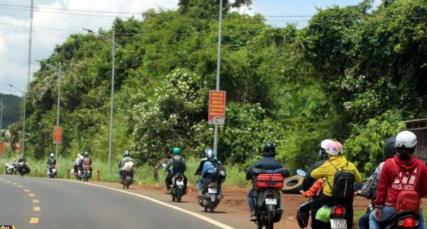 Bởi người lao động từ TP HCM và các tỉnh bị ảnh hưởng nặng nề từ đợt dịch thứ 4 đang ồ ạt trở về quê. Vụ án xảy ra trong tình hình toàn bộ lực lượng Công an tỉnh Bình Phước đang căng mình để chống dịch. (Ảnh minh họa, nguồn ảnh Internet)