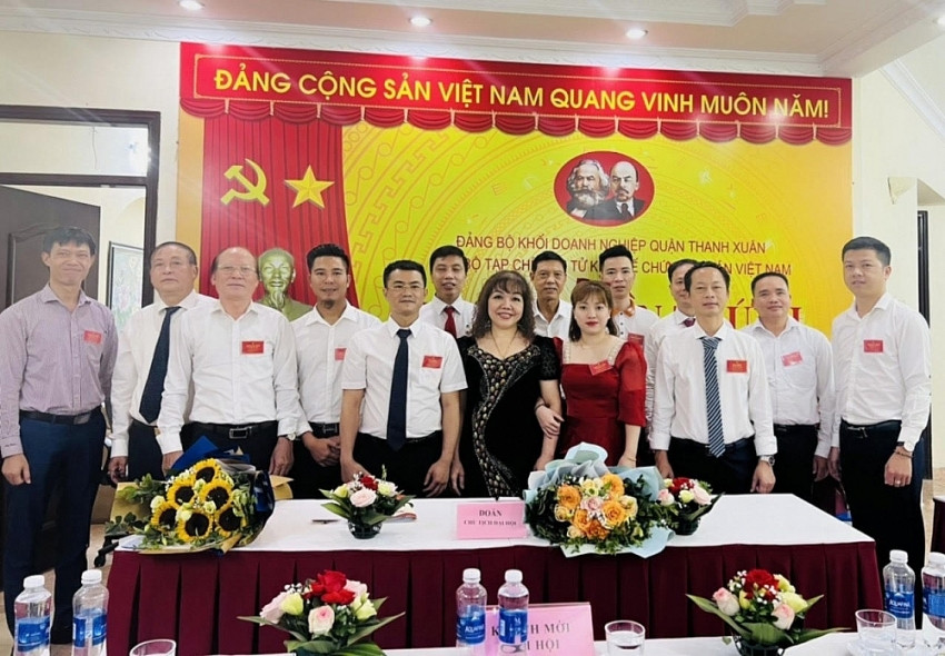 Tap chi dien tu Kinh te Chung khoan Viet Nam chuyen tru so moi